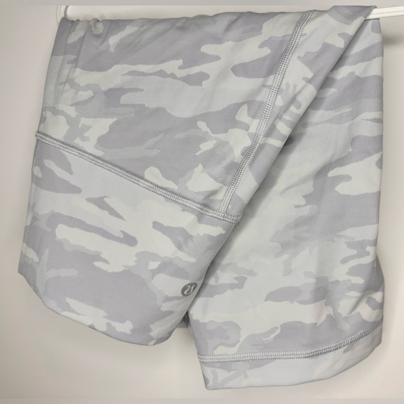 SOLD Lululemon Wunder Under Short 10” *Ribbed - Picture 3 of 8